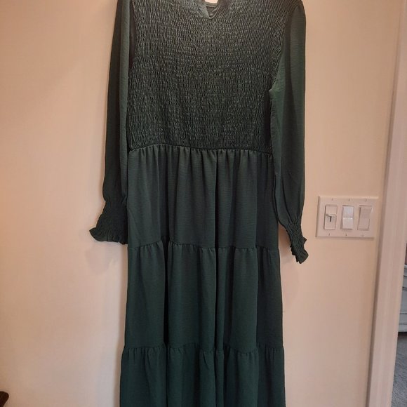 Dress - Picture 2 of 2